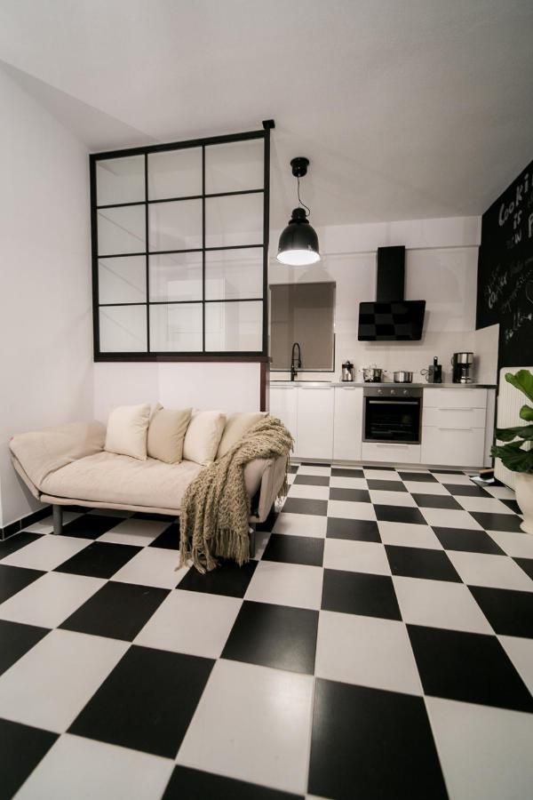 Fena Uptown Easy Living Apartment โวโลส ภายนอก รูปภาพ